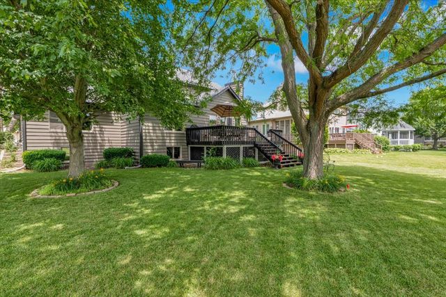 565 Blackberry Ridge Drive, Aurora, IL 60506