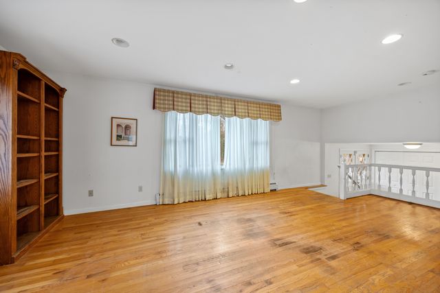 50 Northwoods Road, Farmington, CT 06032