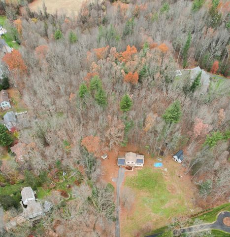 50 Northwoods Road, Farmington, CT 06032
