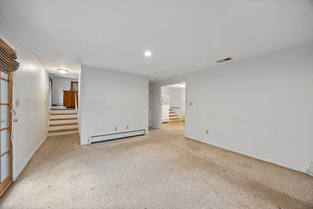 50 Northwoods Road, Farmington, CT 06032