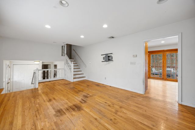 50 Northwoods Road, Farmington, CT 06032