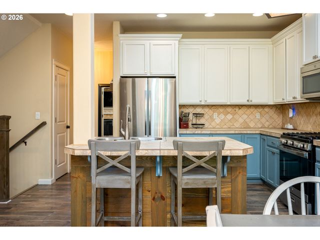 14027 TRAVELER Rd, Oregon City, OR 97045