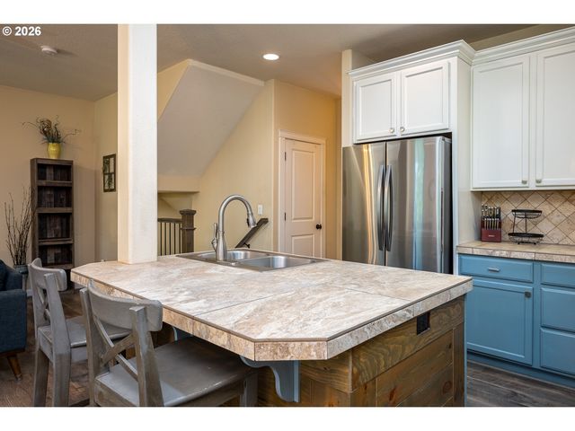 14027 TRAVELER Rd, Oregon City, OR 97045