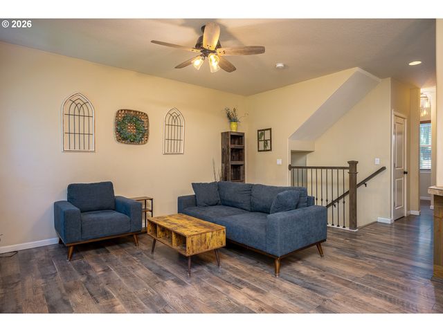 14027 TRAVELER Rd, Oregon City, OR 97045
