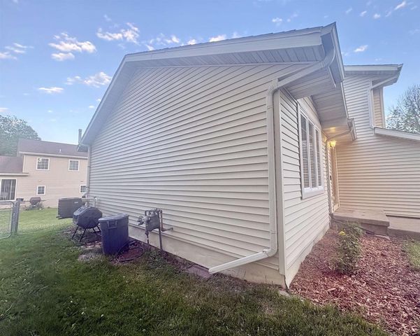 2421 Renaissance Drive, Fitchburg, WI 53711
