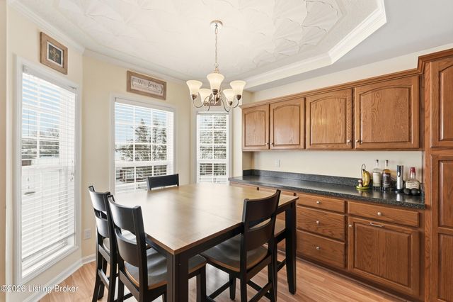 200 E Woodlake Cir, Mt Washington, KY 40047