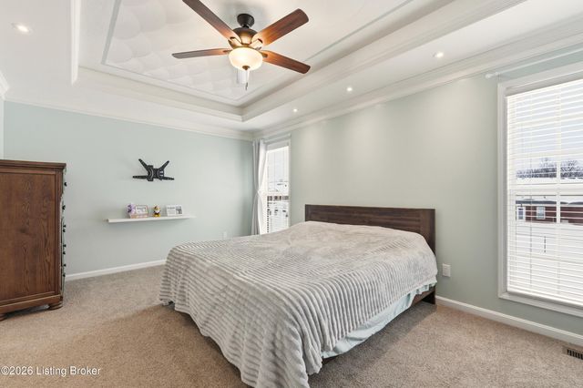 200 E Woodlake Cir, Mt Washington, KY 40047