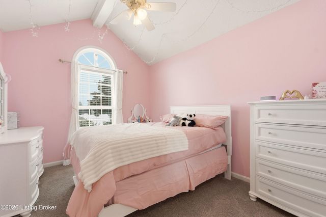 200 E Woodlake Cir, Mt Washington, KY 40047