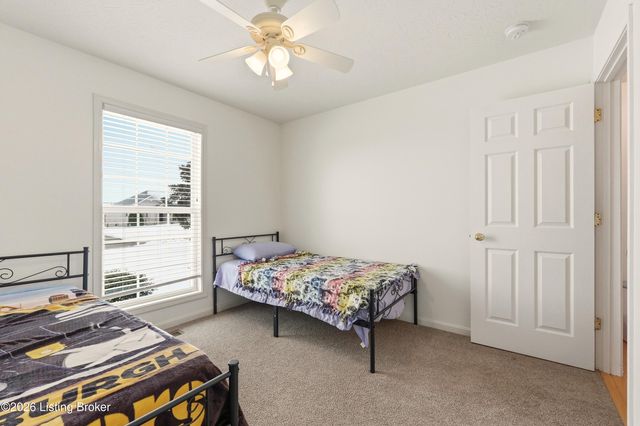 200 E Woodlake Cir, Mt Washington, KY 40047