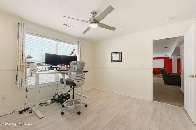 200 E Woodlake Cir, Mt Washington, KY 40047