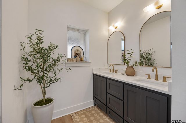 876 County Road 4120, Jacksonville, TX 75766