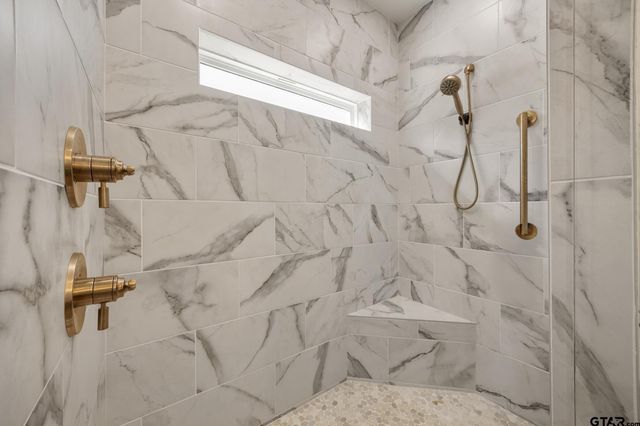 876 County Road 4120, Jacksonville, TX 75766