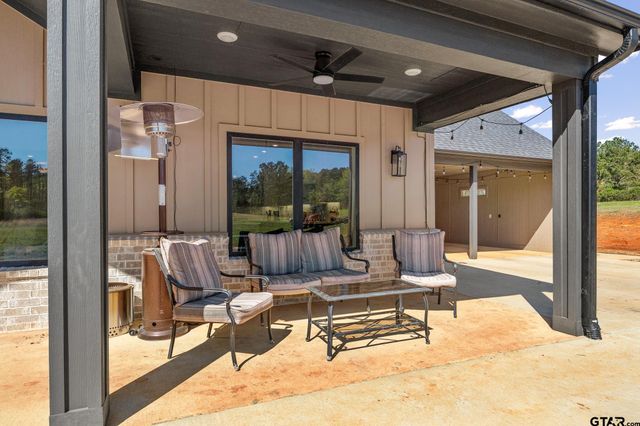 876 County Road 4120, Jacksonville, TX 75766