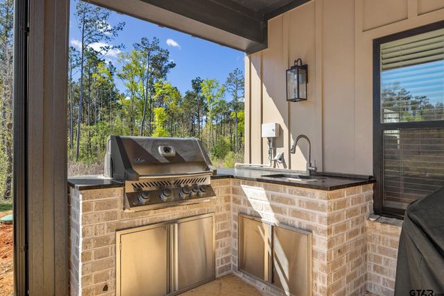 876 County Road 4120, Jacksonville, TX 75766