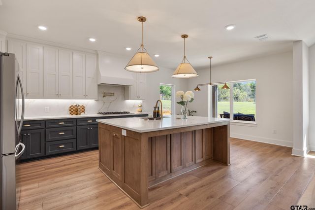 876 County Road 4120, Jacksonville, TX 75766