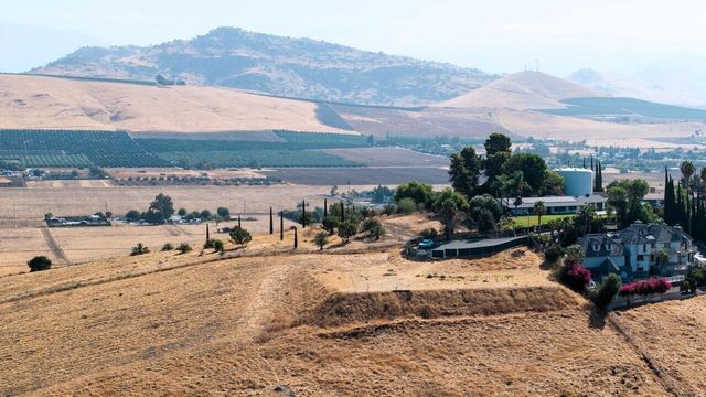 1495 N Highland Drive, Porterville, CA 93257