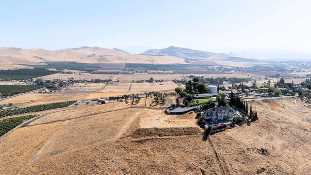 1495 N Highland Drive, Porterville, CA 93257