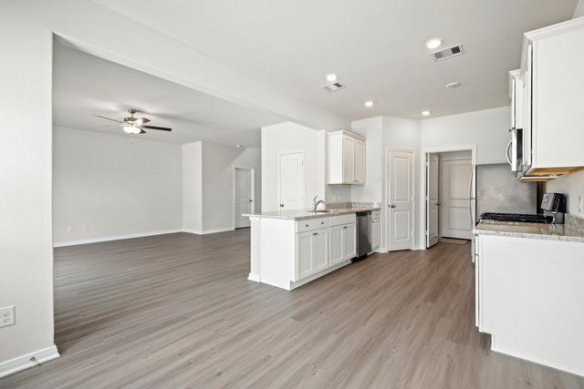 316 Kingston Way, Waller, TX 77484