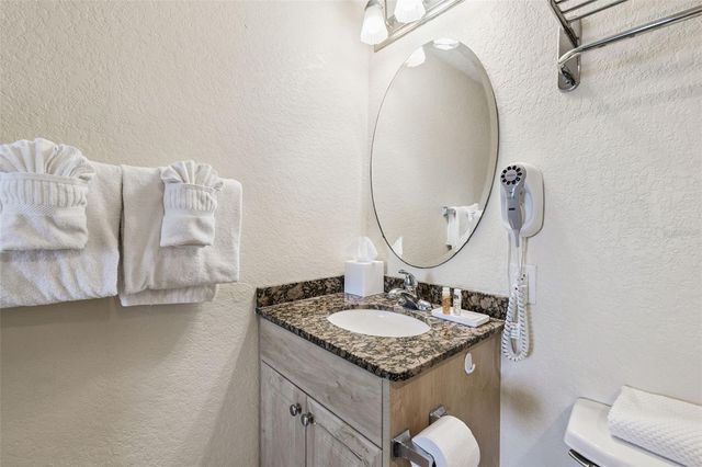 12000 GULF BOULEVARD 604N, St Petersburg, FL 33706