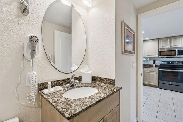 12000 GULF BOULEVARD 604N, St Petersburg, FL 33706