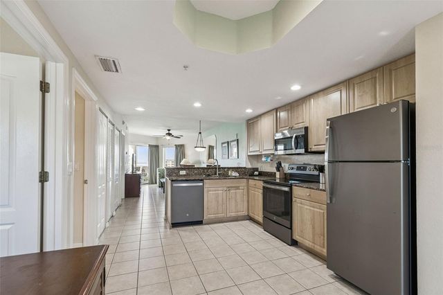 12000 GULF BOULEVARD 604N, St Petersburg, FL 33706