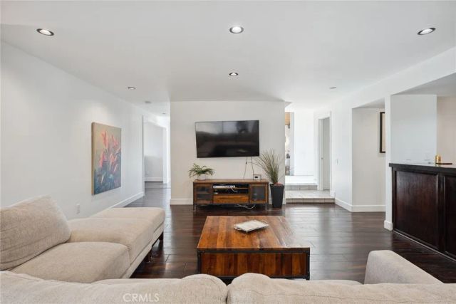 4372 Park Vicente, Calabasas, CA 91302