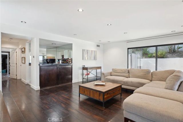4372 Park Vicente, Calabasas, CA 91302