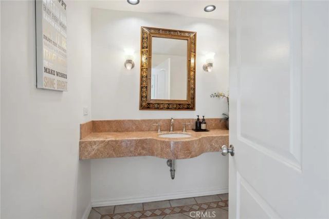 4372 Park Vicente, Calabasas, CA 91302