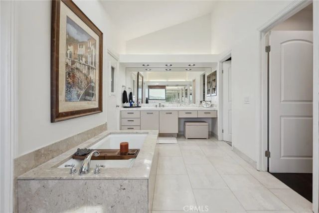 4372 Park Vicente, Calabasas, CA 91302