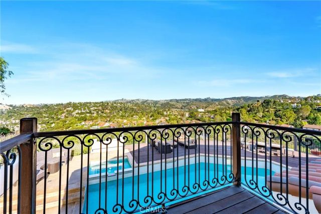 4372 Park Vicente, Calabasas, CA 91302