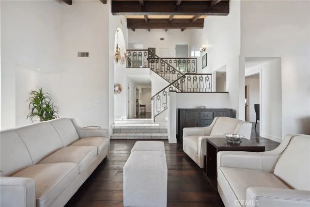 4372 Park Vicente, Calabasas, CA 91302
