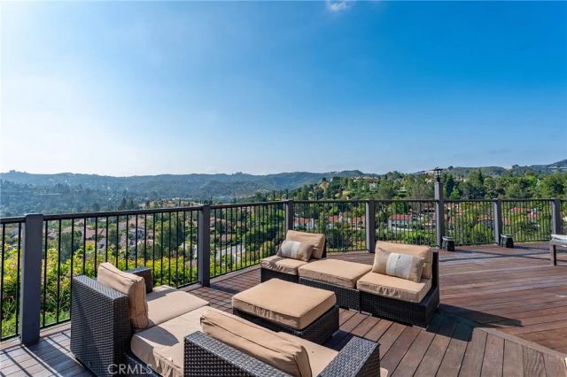 4372 Park Vicente, Calabasas, CA 91302