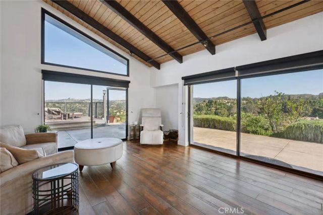 4372 Park Vicente, Calabasas, CA 91302