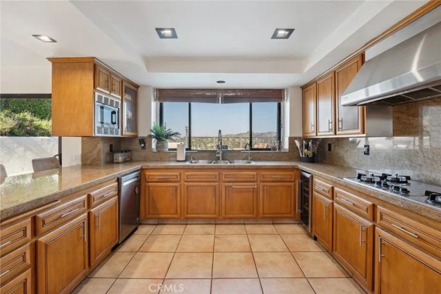 4372 Park Vicente, Calabasas, CA 91302