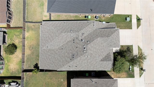 812 Goldenmist Drive, Little Elm, TX 75068