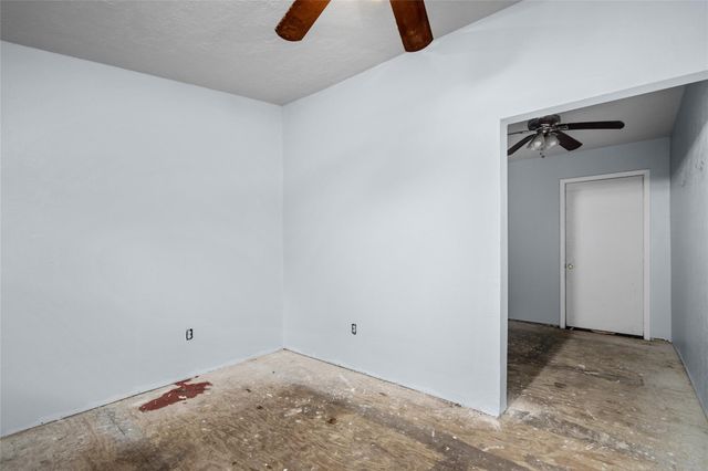 1011 E 39th Street, Houston, TX 77022