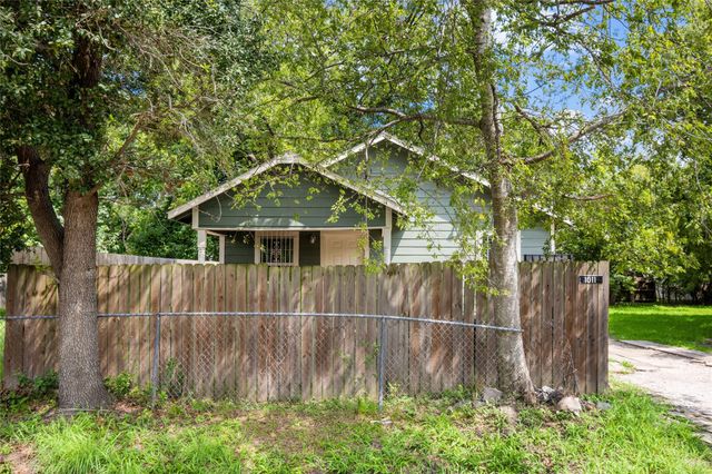 1011 E 39th Street, Houston, TX 77022