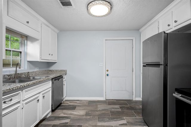 1011 E 39th Street, Houston, TX 77022