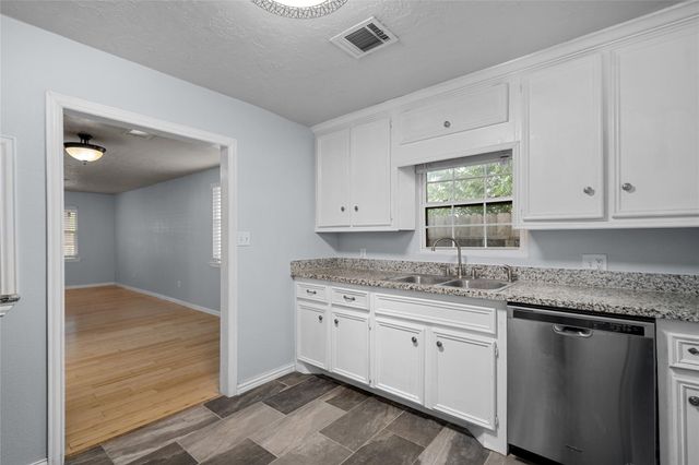 1011 E 39th Street, Houston, TX 77022