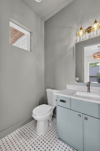 629A Claridge Dr, Nashville, TN 37214