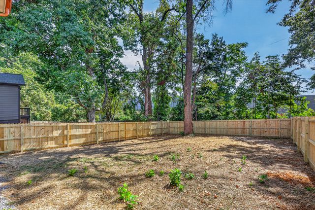 629A Claridge Dr, Nashville, TN 37214