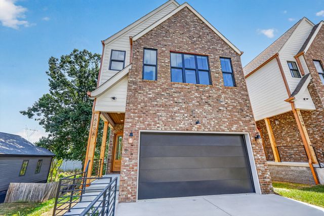 629A Claridge Dr, Nashville, TN 37214