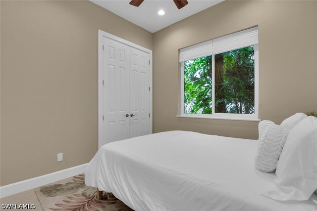 3254 Lakeview DR, Naples, FL 34112