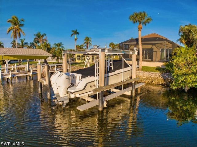 3254 Lakeview DR, Naples, FL 34112