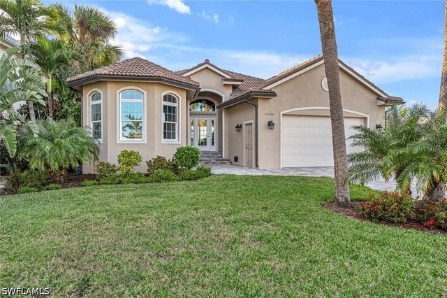 3254 Lakeview DR, Naples, FL 34112
