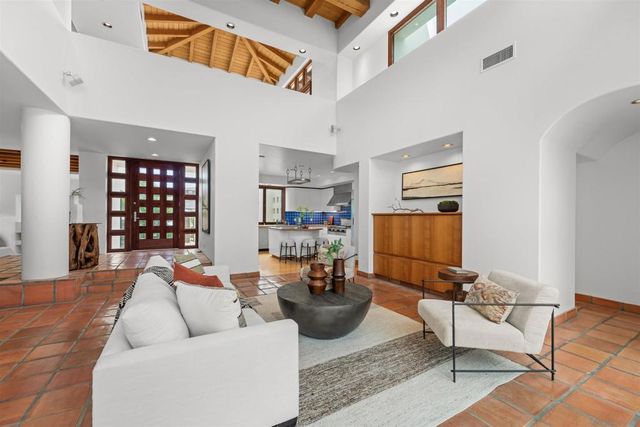 2320 Camino del Collado, La Jolla, CA 92037