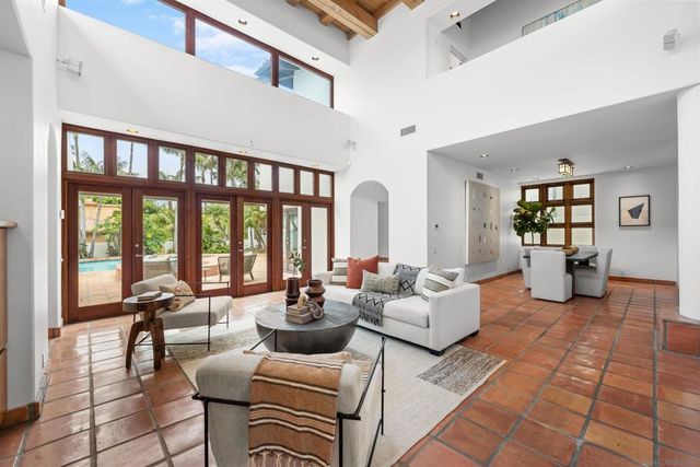 2320 Camino del Collado, La Jolla, CA 92037