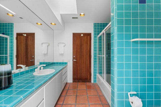 2320 Camino del Collado, La Jolla, CA 92037