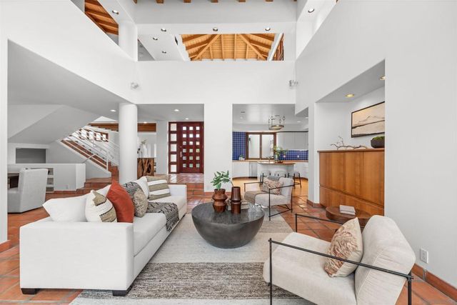 2320 Camino del Collado, La Jolla, CA 92037