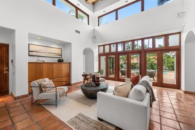 2320 Camino del Collado, La Jolla, CA 92037